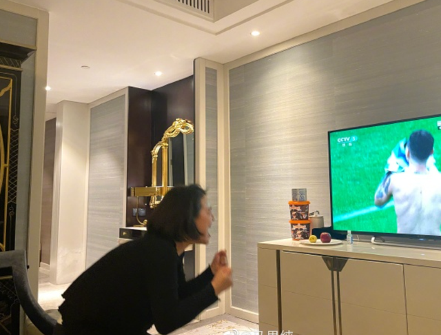 卡塔尔世界杯阿根廷夺冠 周星驰爱犬预测获赞“好准”