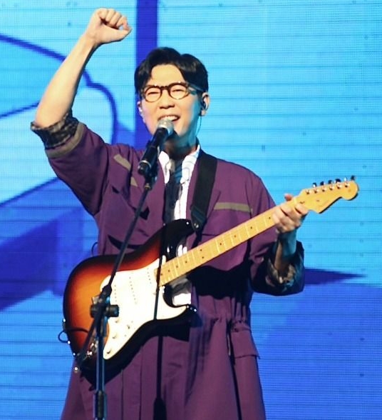品冠自招有7年之痒 爆李宗盛吃蓝色小药丸
