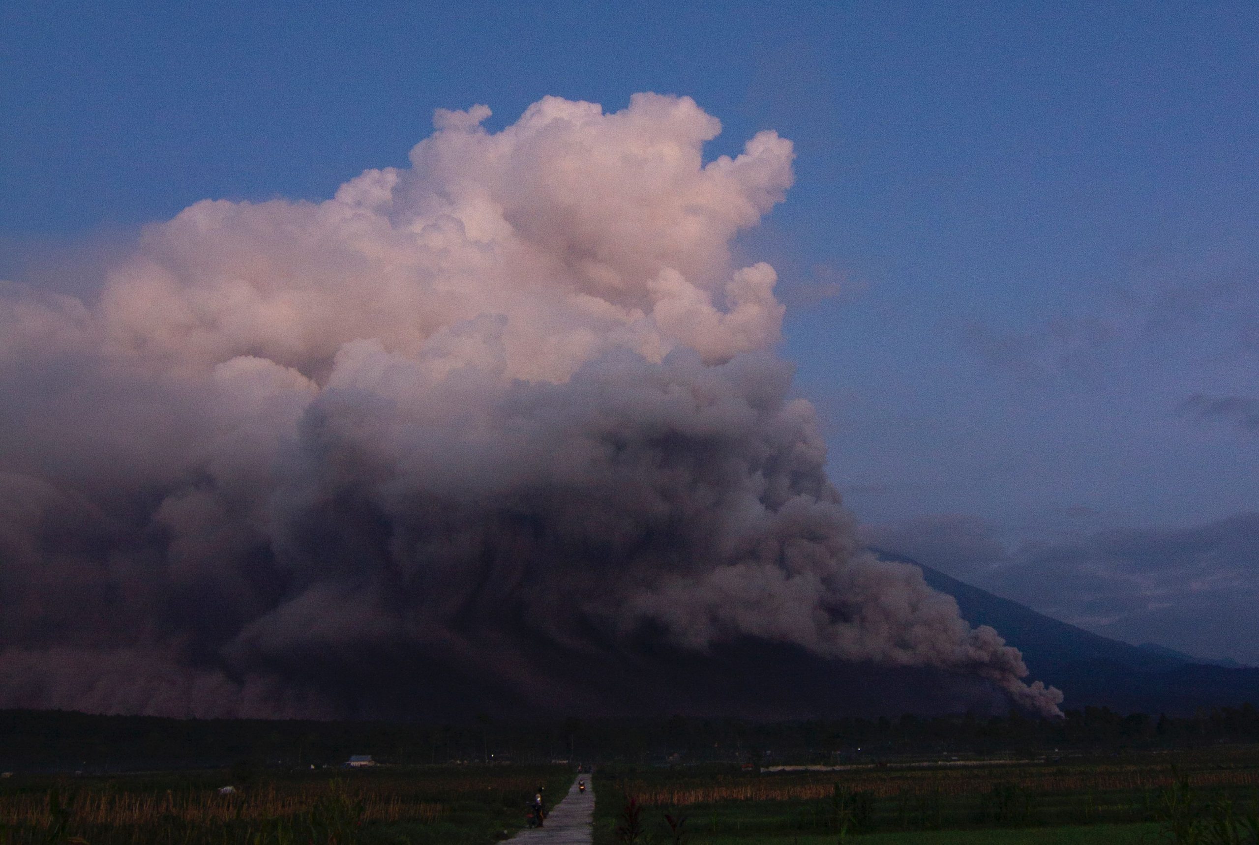 看世界/印尼火山喷发
