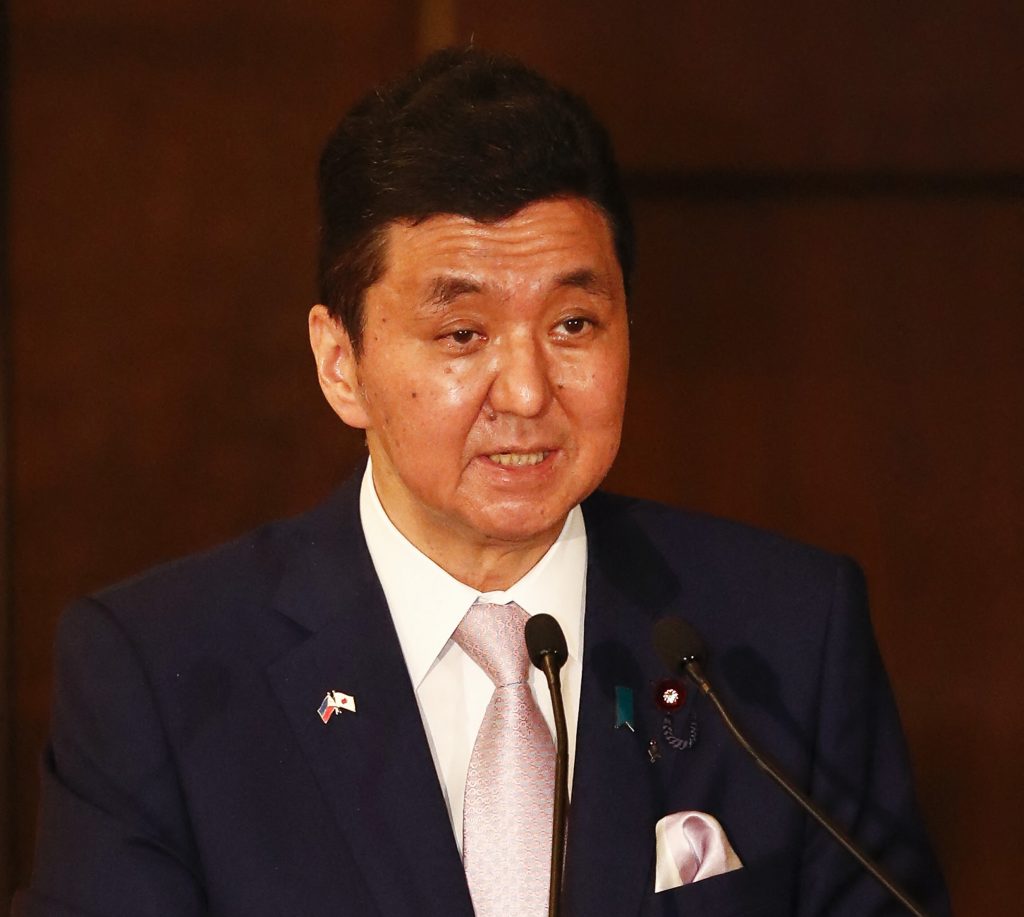 看世界/日媒:日本前防相岸信夫将退出政坛 交由长子接班
