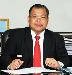 经济学家丹斯里诺阿兹兰认为,经济部长拉菲兹针对降低物价提出的解决方案,有两点需要澄清,即“什么需求”和“谁的需求”
