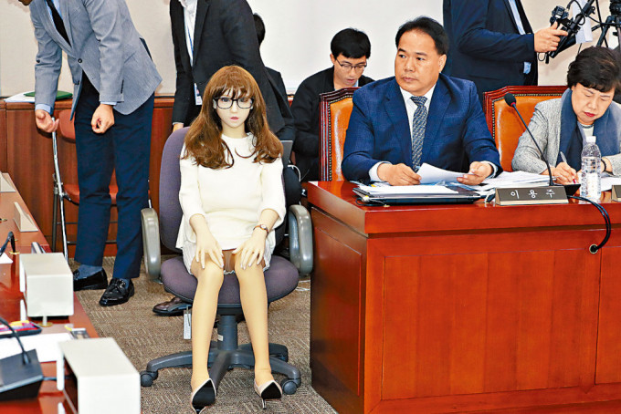 韩国充气娃娃解禁准进口 但禁“未成年”