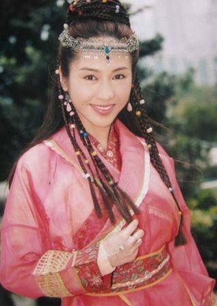 吴启华爆黎姿有“公主气” 赞佘诗曼演技更胜一筹