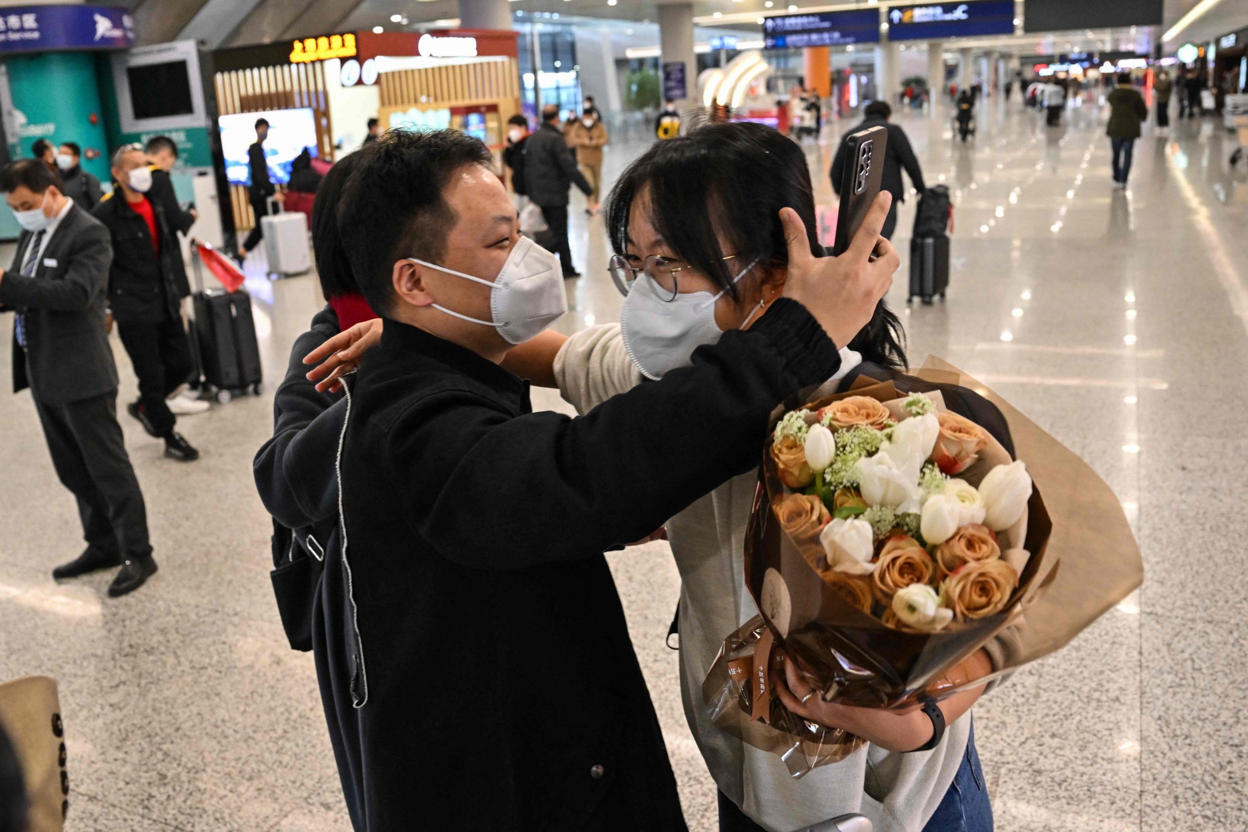 封面文)中国国门重开
