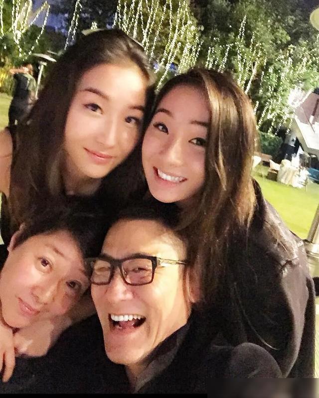 梁家辉自曝忙于赚钱 双胞胎女儿3岁才见面