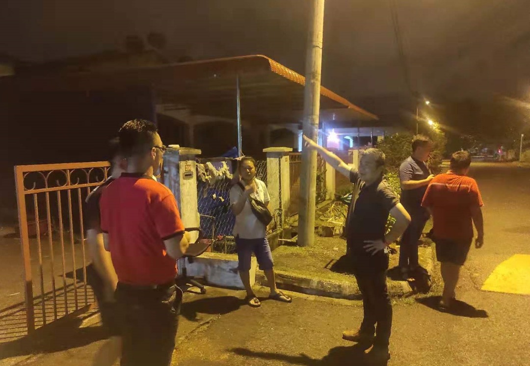 (大北马)敲车镜匪徒被事主靠手机定位系统掌握行踪匪徒还是趁混乱逃跑警方掌握匪徒身份