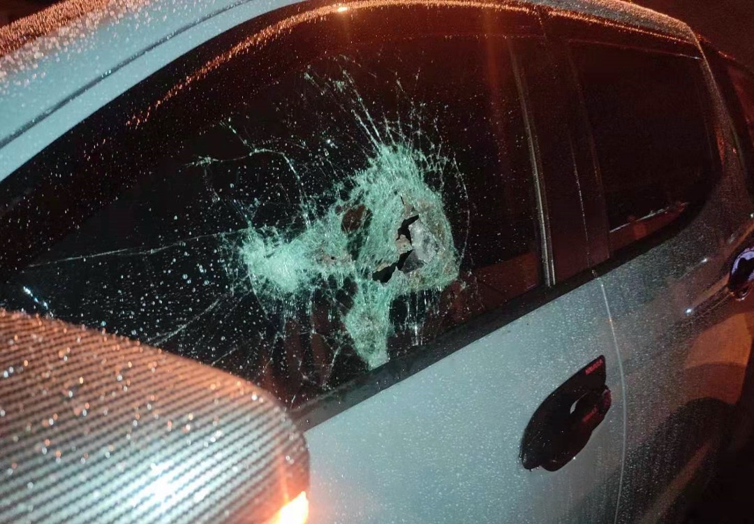 (大北马)敲车镜匪徒被事主靠手机定位系统掌握行踪匪徒还是趁混乱逃跑警方掌握匪徒身份