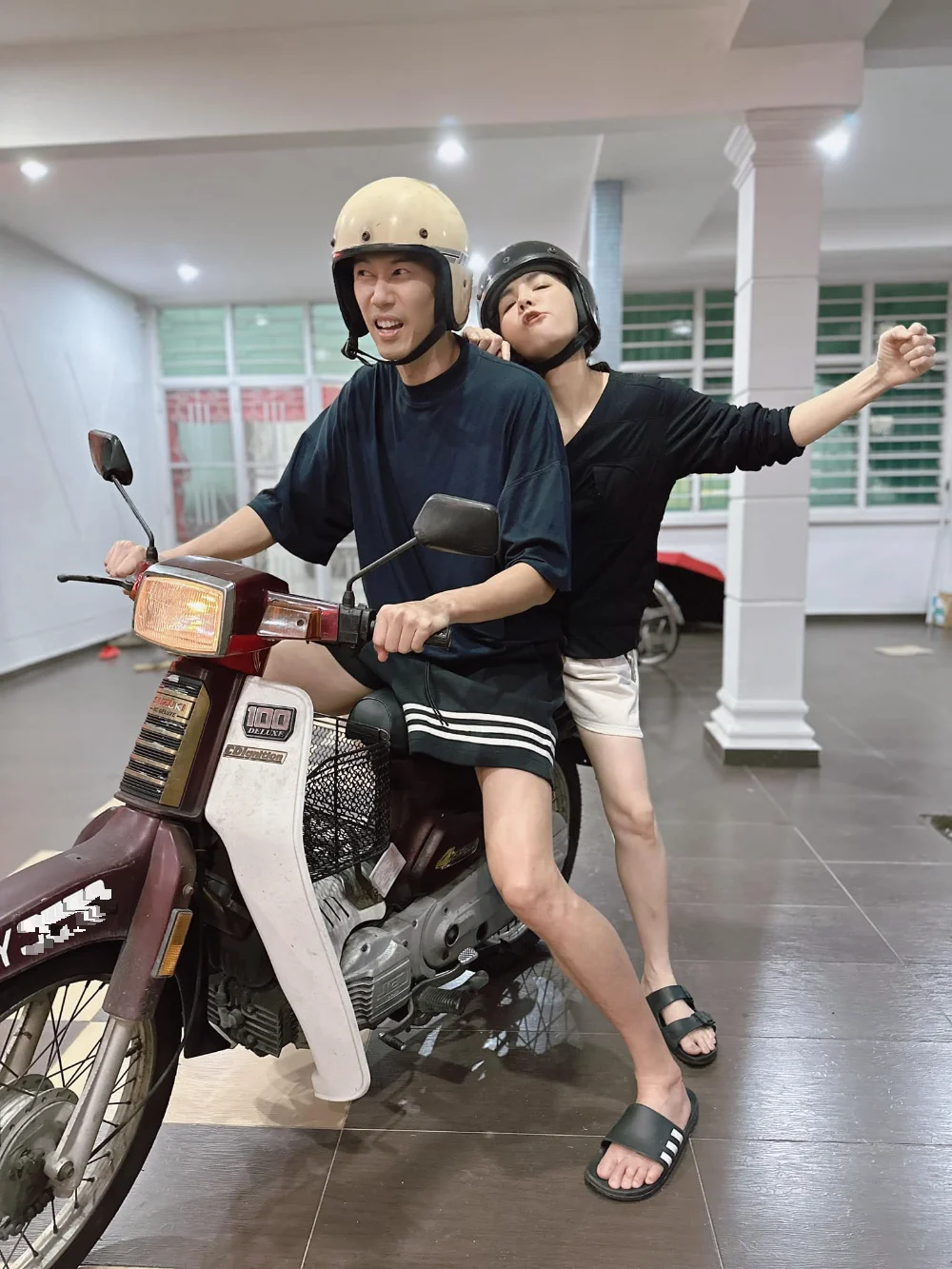 Ella大马台湾赶场过年 飞机高铁摩托车全用上