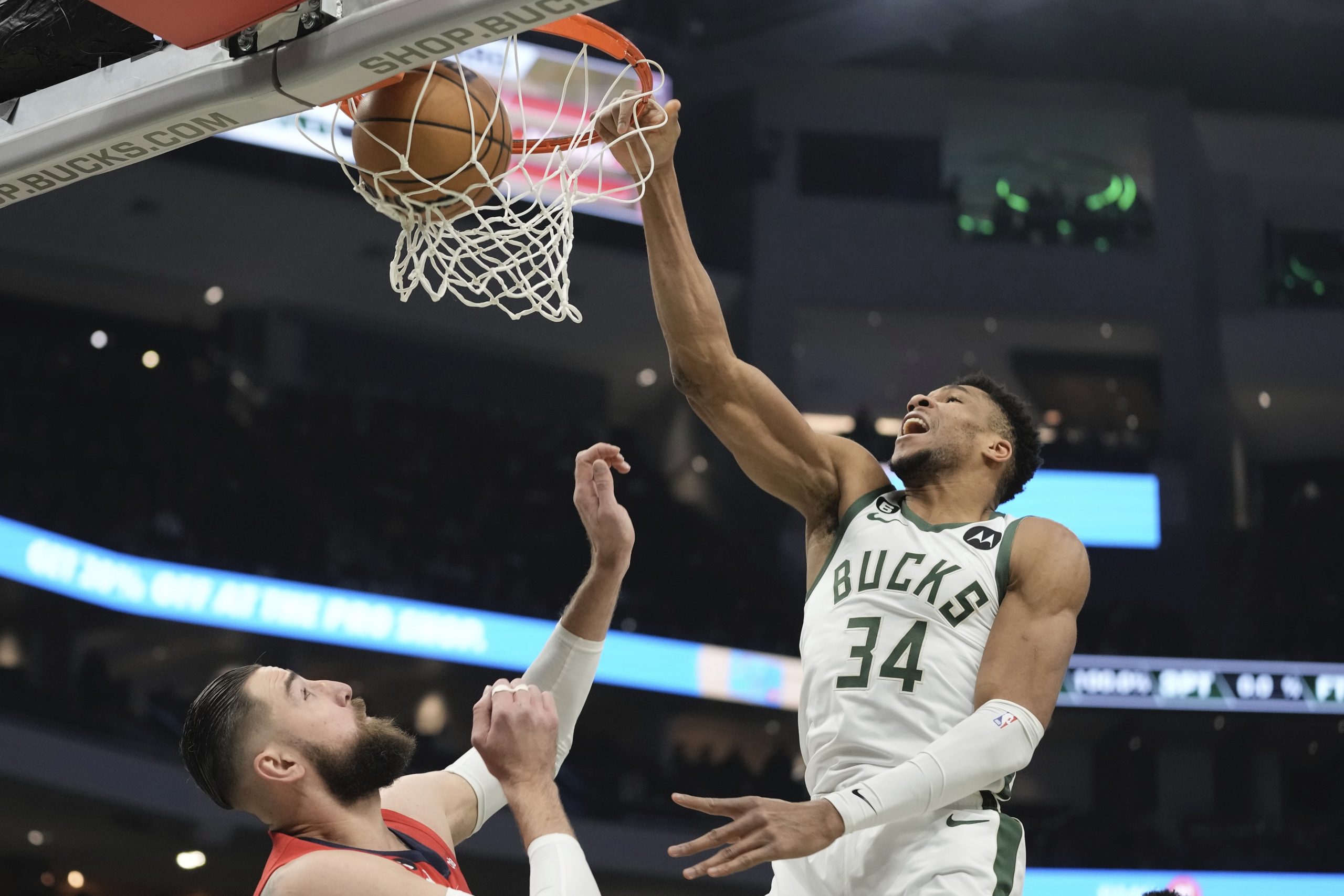 NBA|率公鹿撞翻鹈鹕摘4连胜 字母哥50分13篮板大展神威