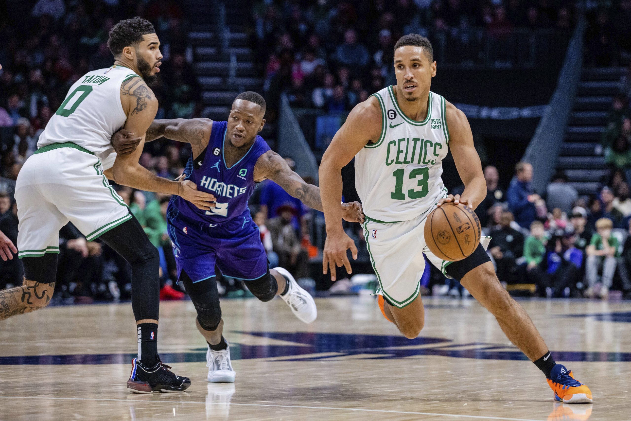 NBA|首尾战擒黄蜂6连胜 绿衫军巩固老大地位
