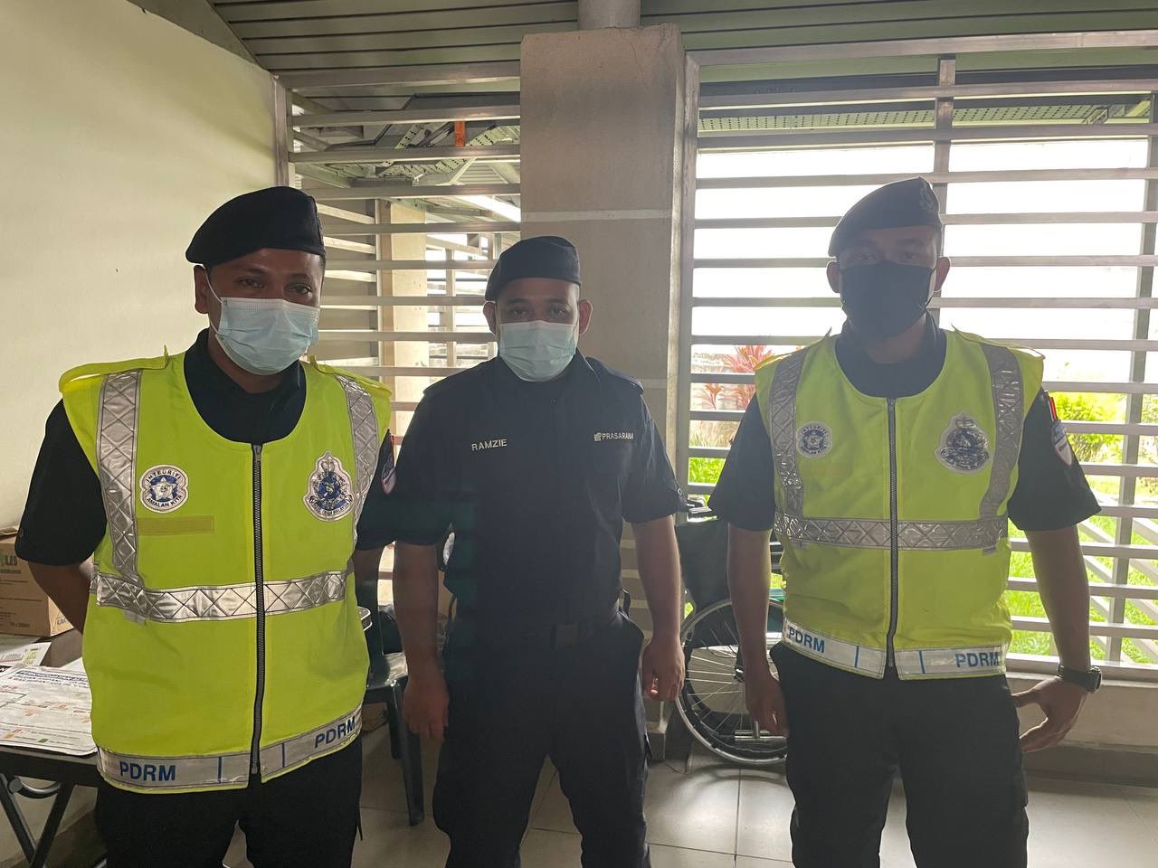 2女搭轻快铁无辜被陌生女掌掴 “友人眼镜被打到飞脱!”