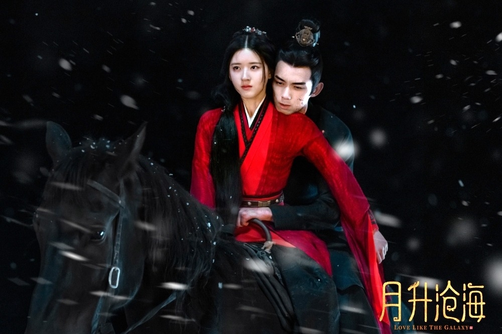 对吴磊飙脏话画面曝光 赵露思甜美清纯人设崩
