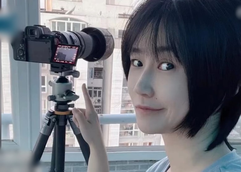 拼盘/中国女裸辞环游逾40国 拍摄星空美照屡获奖