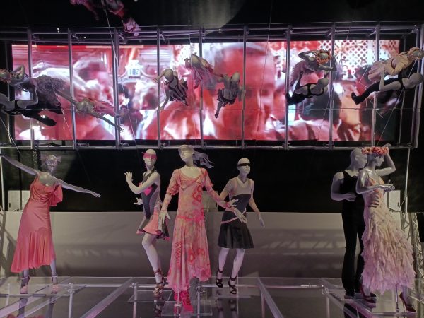 KING CHAN/Alexander McQueen: Mind, Mythos, Muse 心灵,神话,缪斯特展