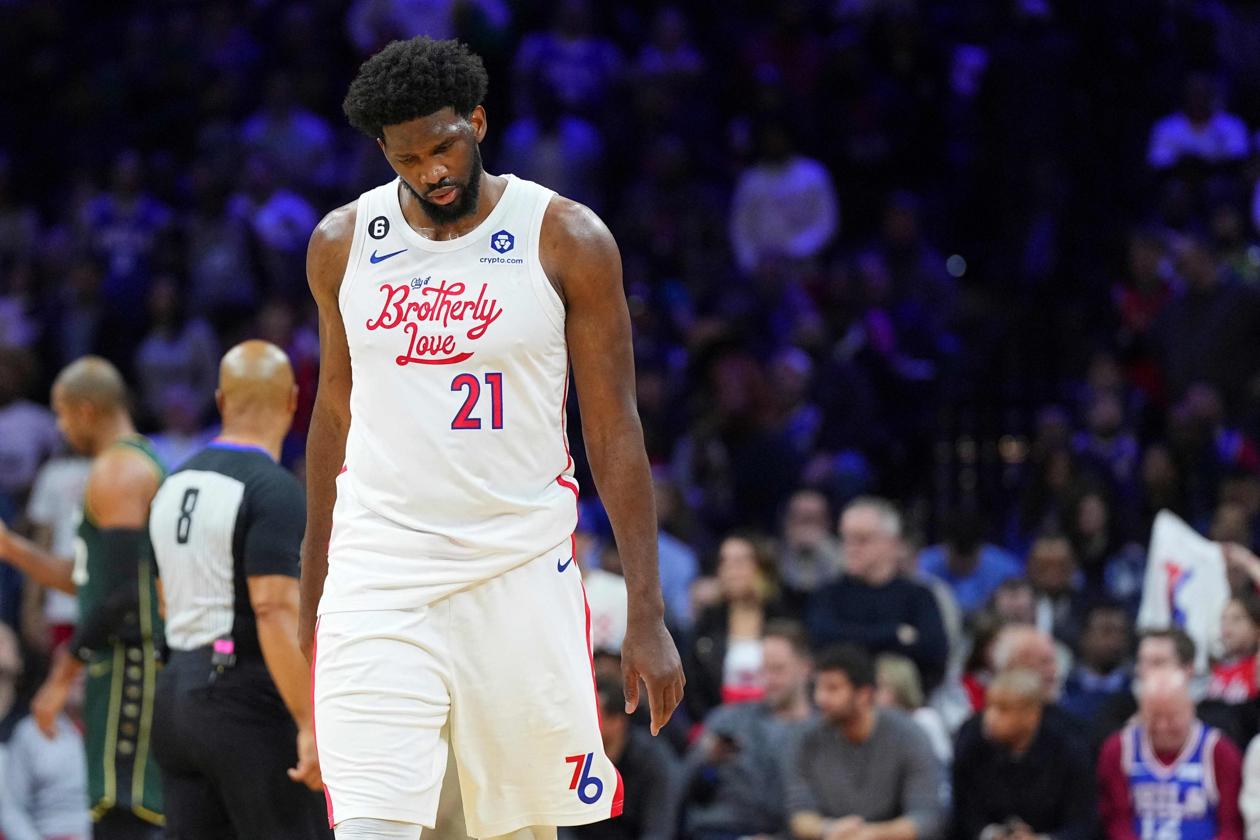 NBA|东西部皆上演强强对碰 绿衫军险胜76人 灰熊轻取金块