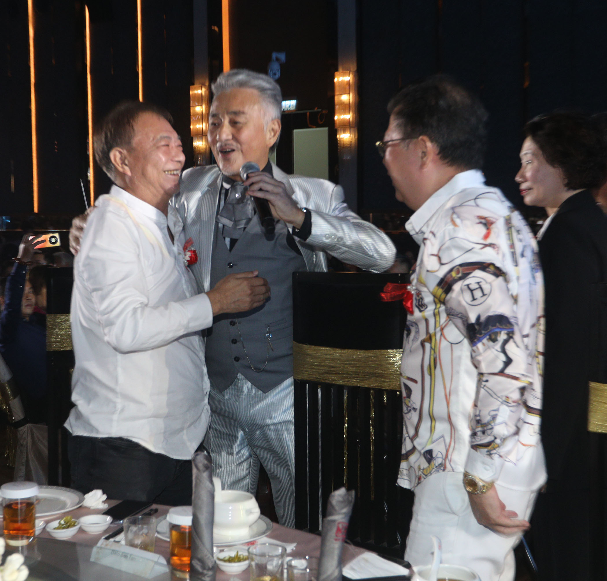 《香江夜·南洋情》|朱咪咪风骚狂撩Uncle 搞笑调侃敖嘉年“性骚”