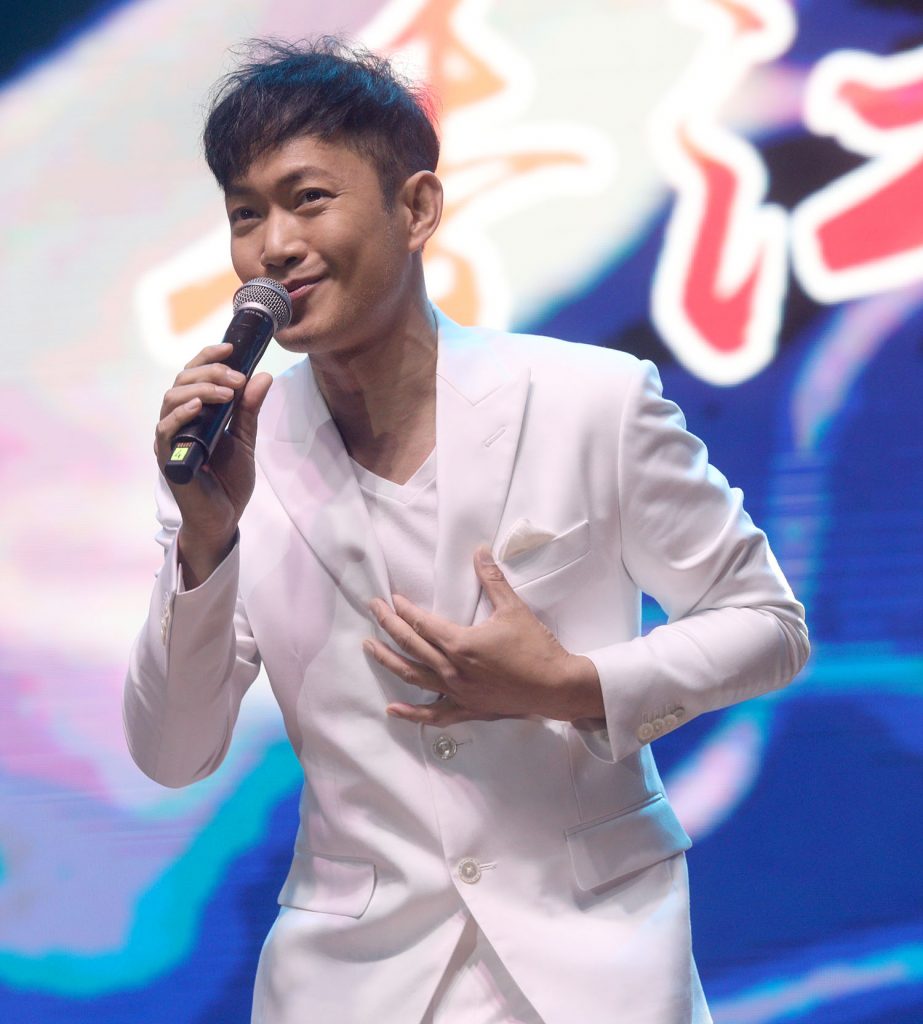 《香江夜·南洋情》|朱咪咪风骚狂撩Uncle 搞笑调侃敖嘉年“性骚”