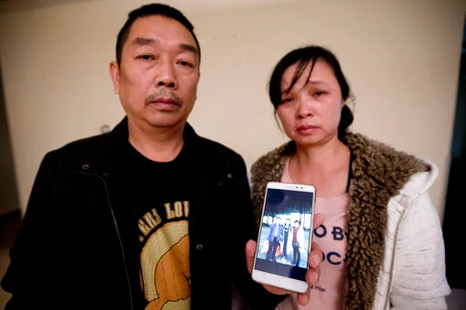拼盘/6年前爱女遭绑架碎尸!父直播卖货被疑“吃人血馒头” 回应获支持