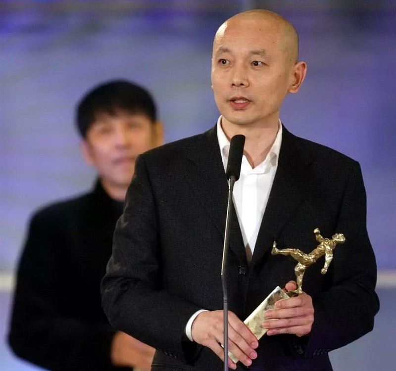昆航7年后向葛优公开道歉 网轰二次消费