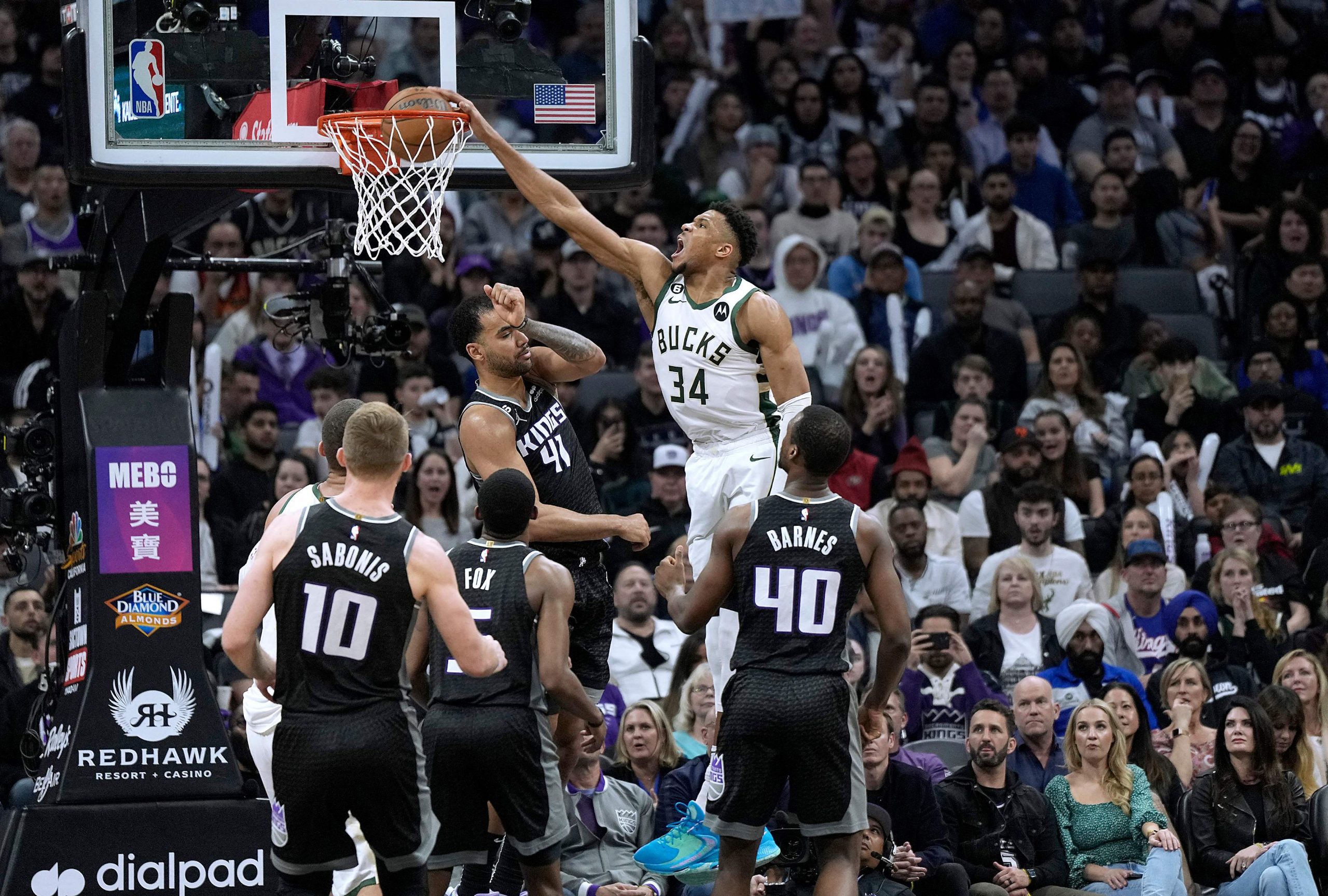 NBA|汤普森半场轰8颗三分弹 勇士射日跻身西部第5