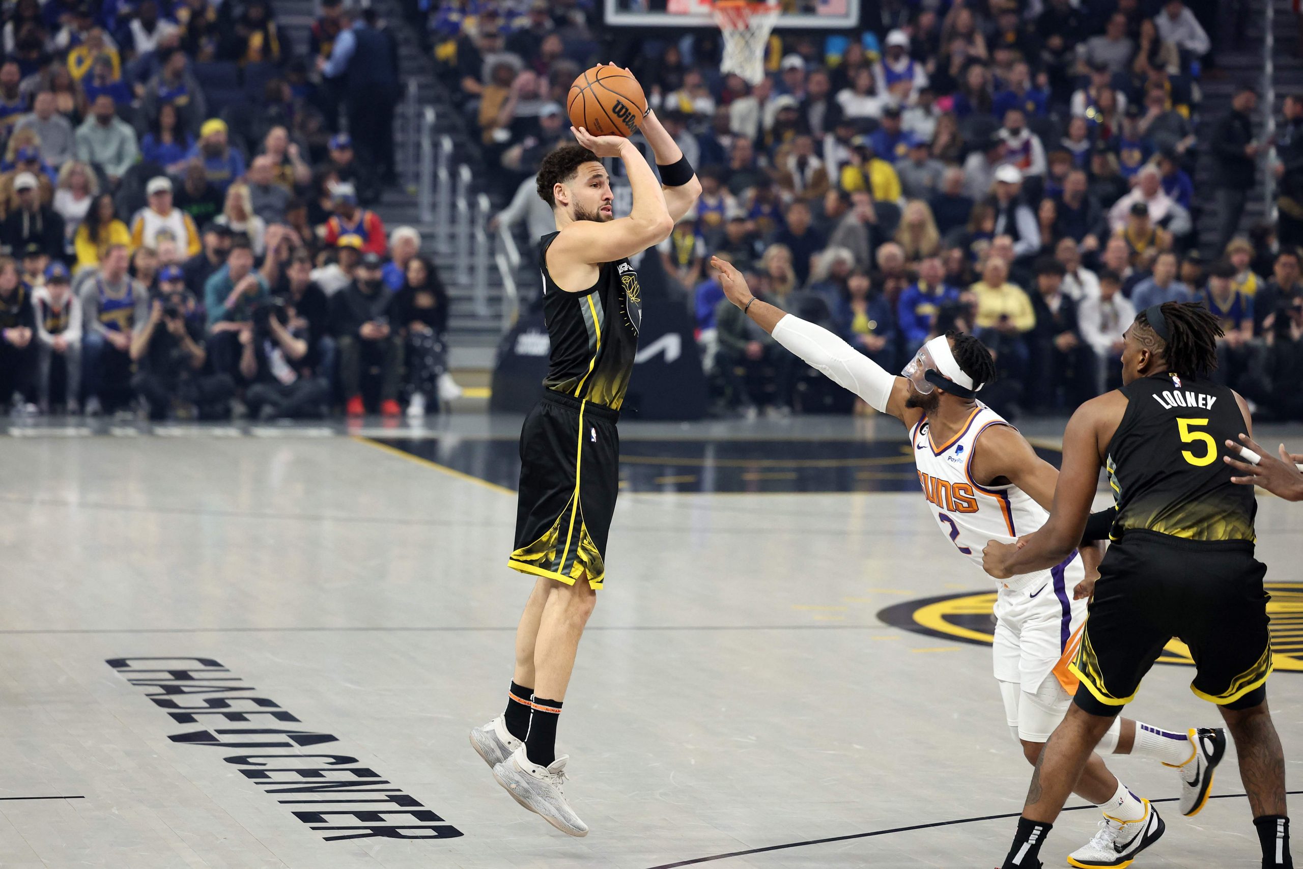 NBA|汤普森半场轰8颗三分弹 勇士射日跻身西部第5