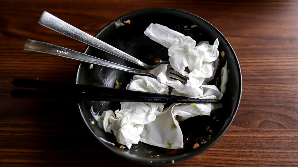 吃完饭卫生纸不能丢碗里?日名店爆气开骂引论战
