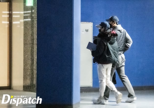 愚人节闪光弹|《黑暗》李到晛林智妍爆热恋 情侣装约会照成铁证