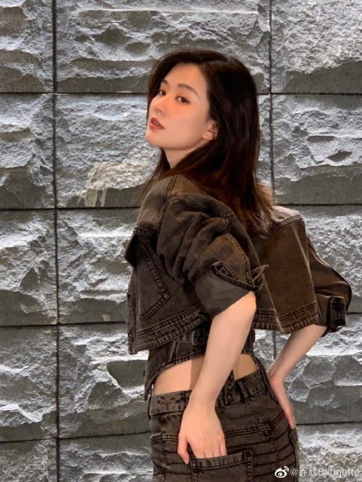 杨洋被粉丝窝里翻? 6段恋情全被爆网亏认证花心