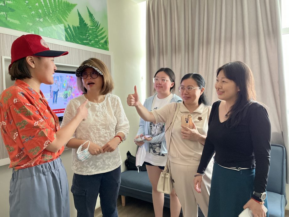 热心人捐24万医药费 遭撞伤女背包客 终出院返台后续治疗