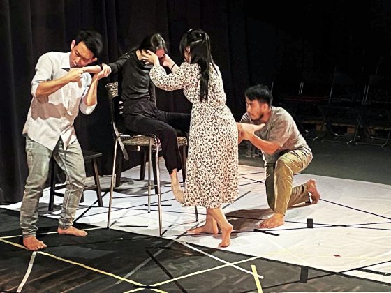 西北孤鸟/沉郁狂躁怪诞玄妙──赏析《重新开始》