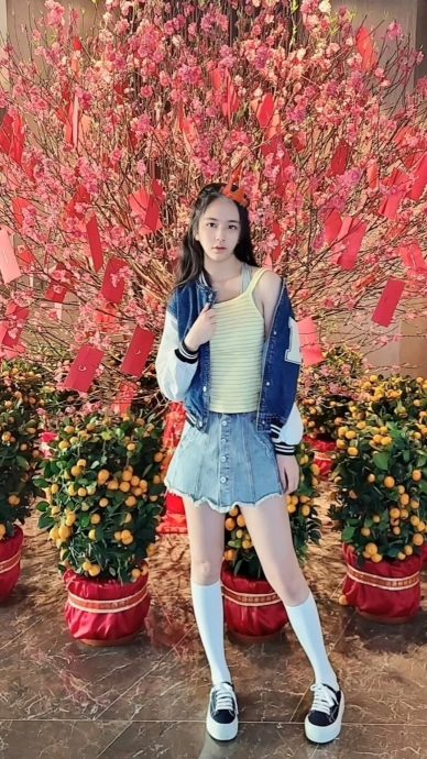 香港“御用童年”蜕变成美少女 网赞:未来港姐冠军
