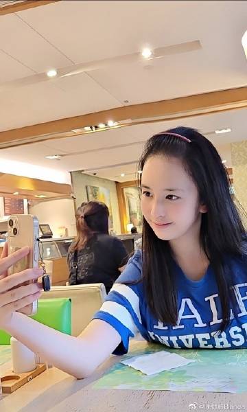 香港“御用童年”蜕变成美少女 网赞:未来港姐冠军