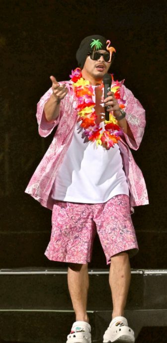 黄明志攻蛋18禁 柯文哲飙破音叹钱难赚