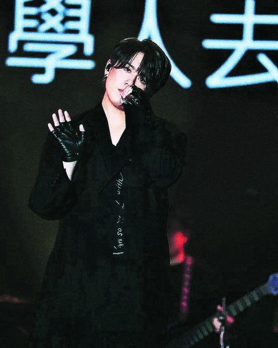 为RB鼓手抱不平无惧镜粉出征 卢觅雪暗讽姜丝蒸泥鯭