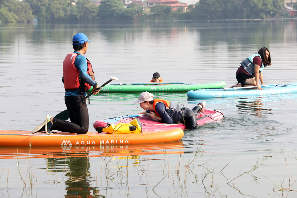 可以站着、躺着、跪着玩的立桨运动(SUP,Stand Up Paddle)