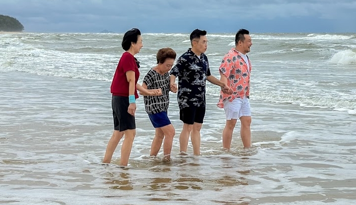 带阿母去旅行|林德荣看妈妈吃虫吓呆