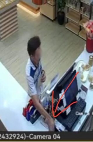 独家|装顾客买蛋糕“顺”手机 烘培店公开视频缉小偷