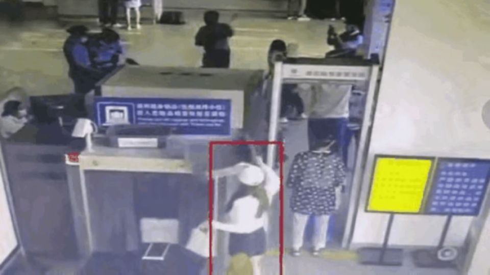 被通缉女子赶来港看周杰伦演唱会 海南高铁站断正被捕