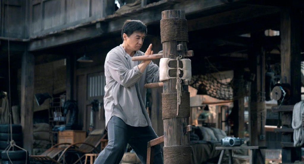 费比安/《龙马精神》成龙还合时宜吗?