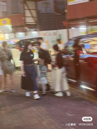 郭富城首度携2女捧爱驹出赛 一家四口成焦点