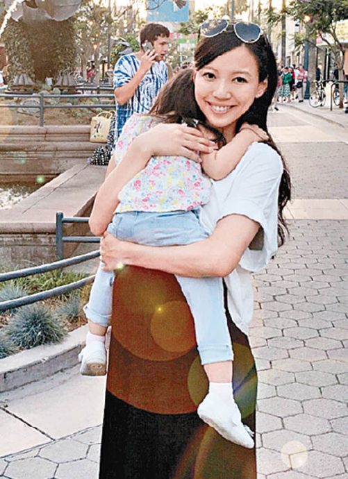 首次出庭对决李靓蕾 王力宏白发显沧桑