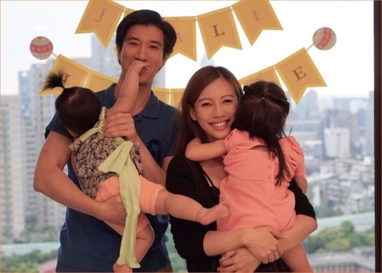 首次出庭对决李靓蕾 王力宏白发显沧桑
