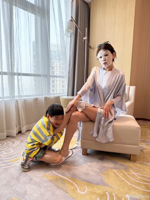 Ella母亲节突向儿子道歉 劲宝回1句话超暖心