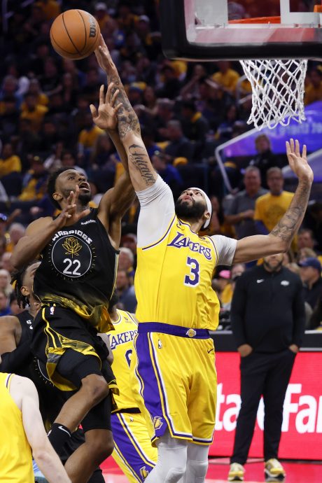NBA季后赛| 戴维斯禁区无敌挫勇士 湖人西部半决赛响首炮