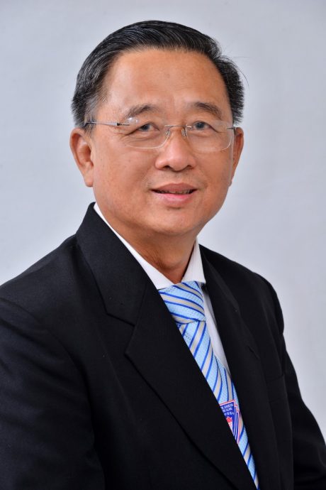 马来西亚庄严宗亲总会总会,10月9日,率团赴中国世界庄严恳亲大会