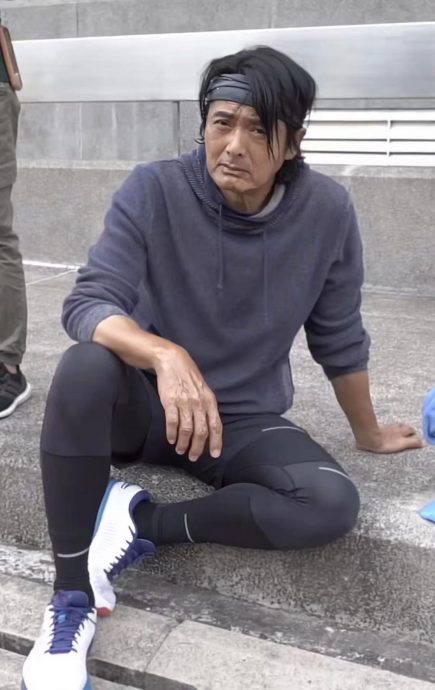 周润发片场头破血流 缝5针后照常开工
