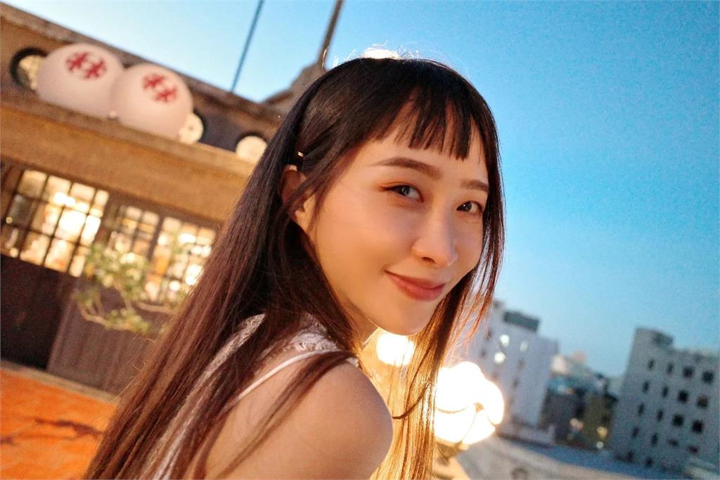 女星爆遭许杰辉要求私下缴交“性感作业” 小娴救援获赞“真女神”