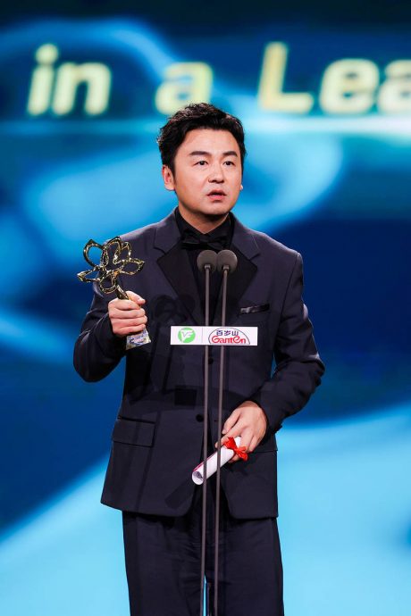 惊呆3次陪跑白玉兰视后 赵丽颖自嘲:继续跑!