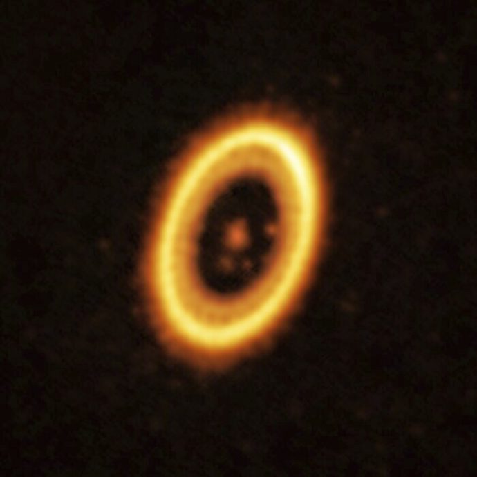 拼盘/双星共舞! 罕见系外“共轨行星”证据首现