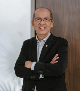 方志民:蝉联总会长